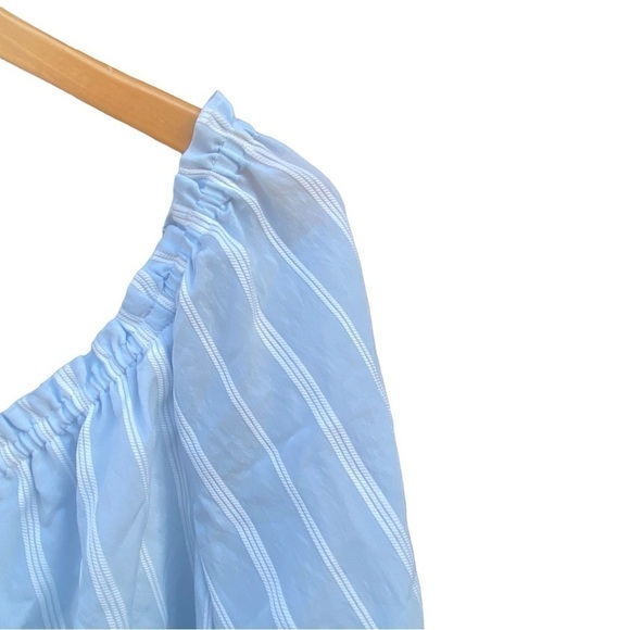 Vince Camuto Blue / White Striped Off The Shoulder | Size: L - Picture 5 of 10